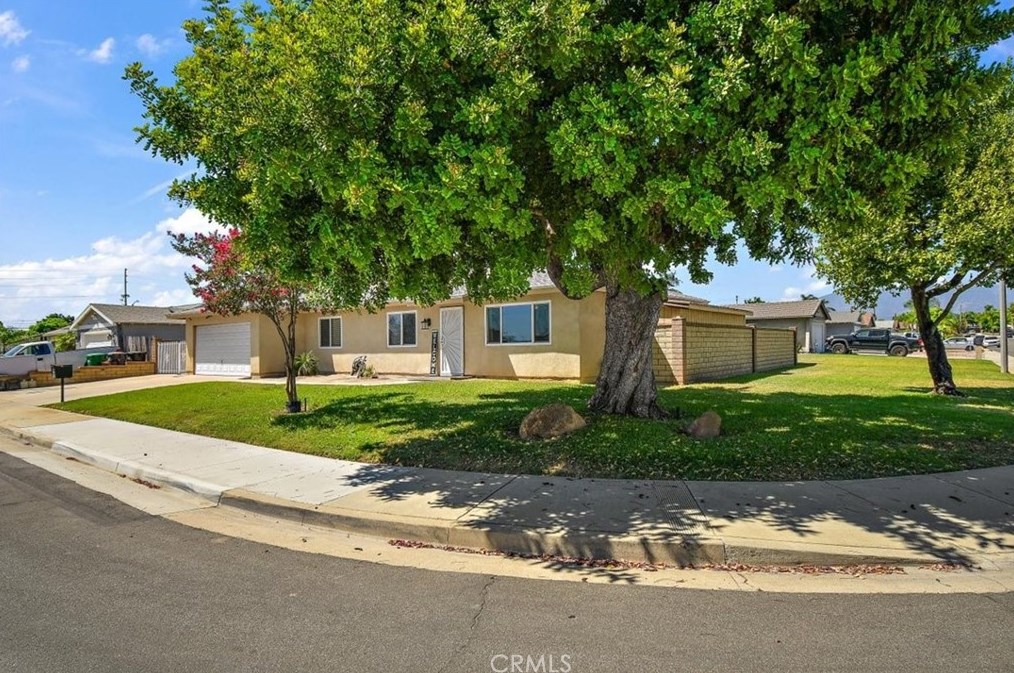 5172 Union St, Chino, CA 91710-1874