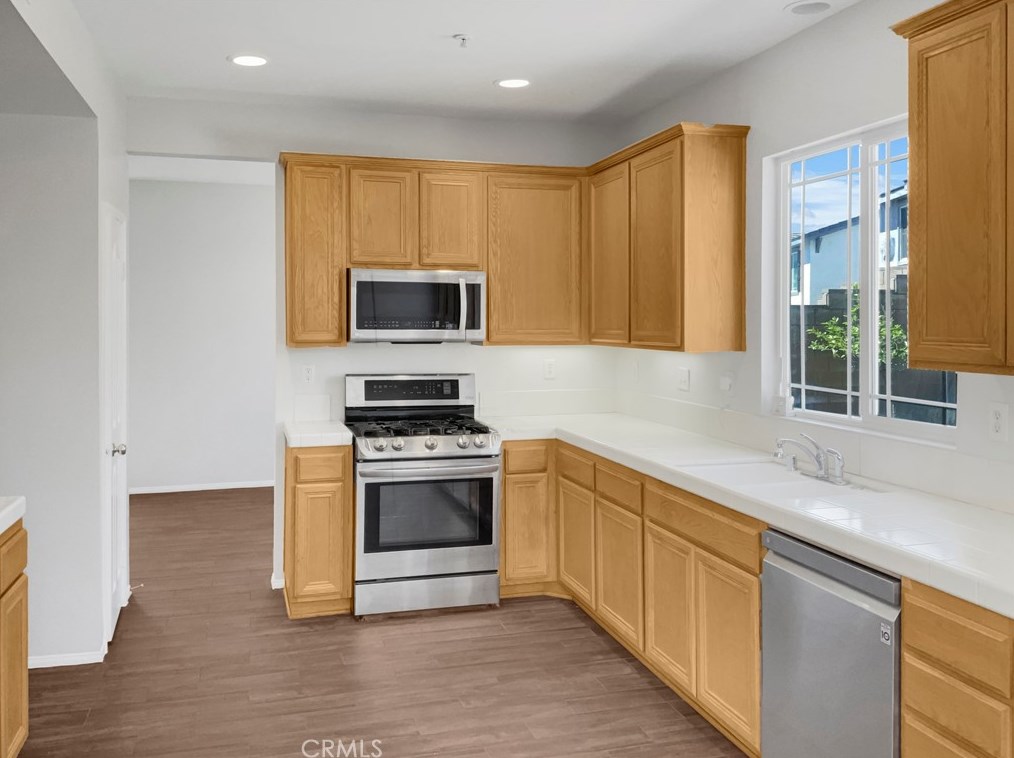 6078 Bel Air Dr, Fontana, CA 92336