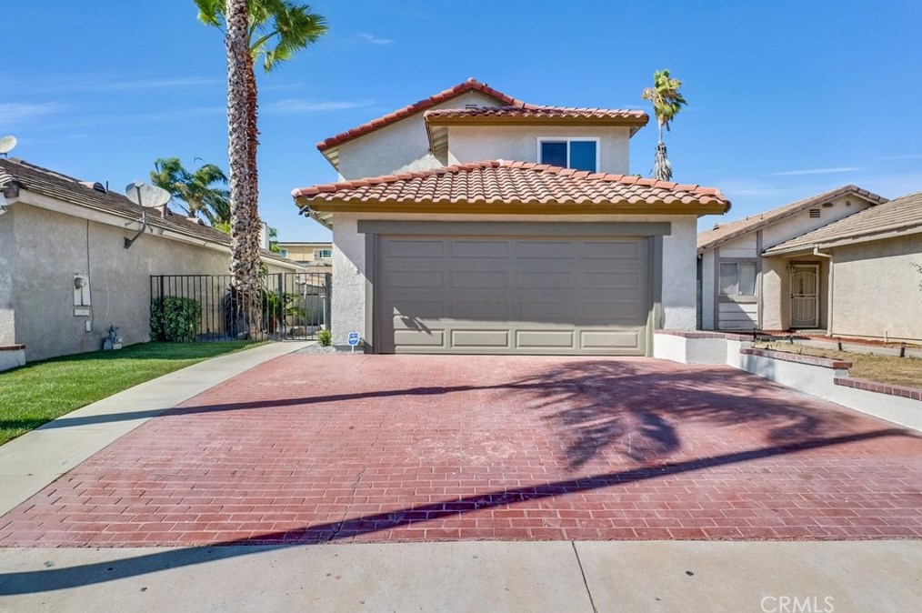 2051 Greenbriar St, Colton, CA 92324