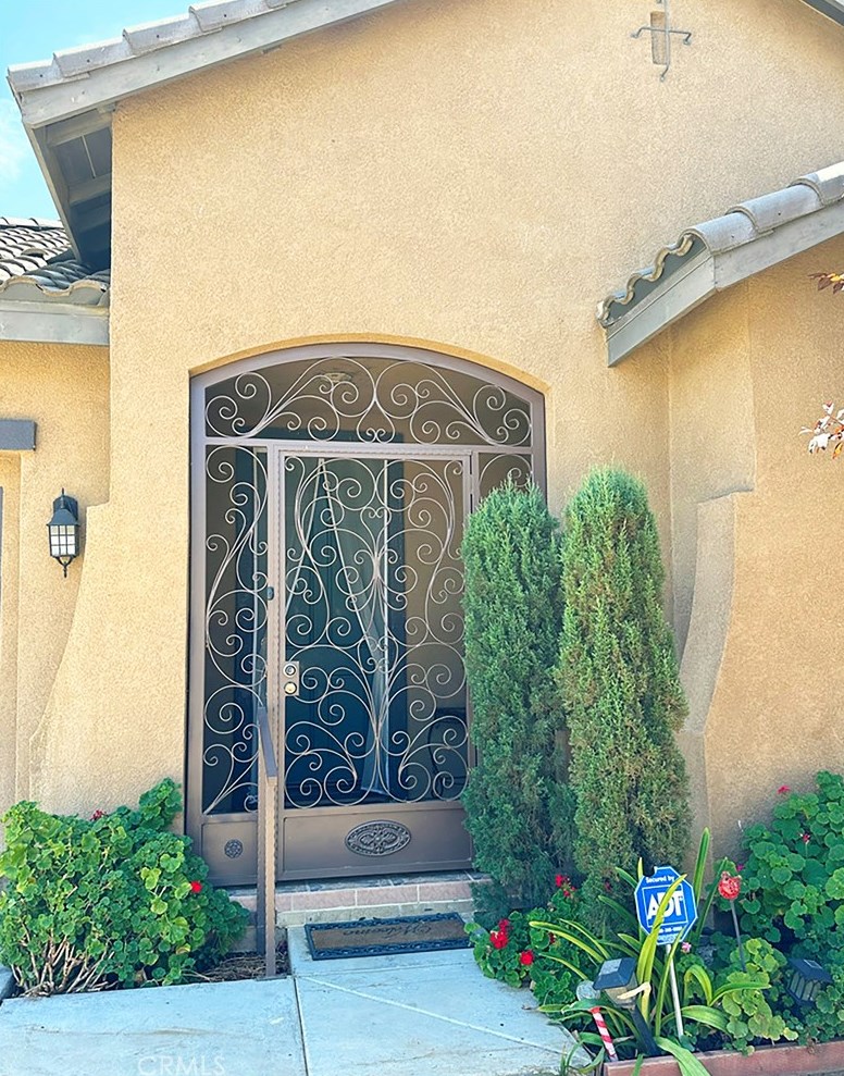 873 Curlew St, Perris, CA 92571