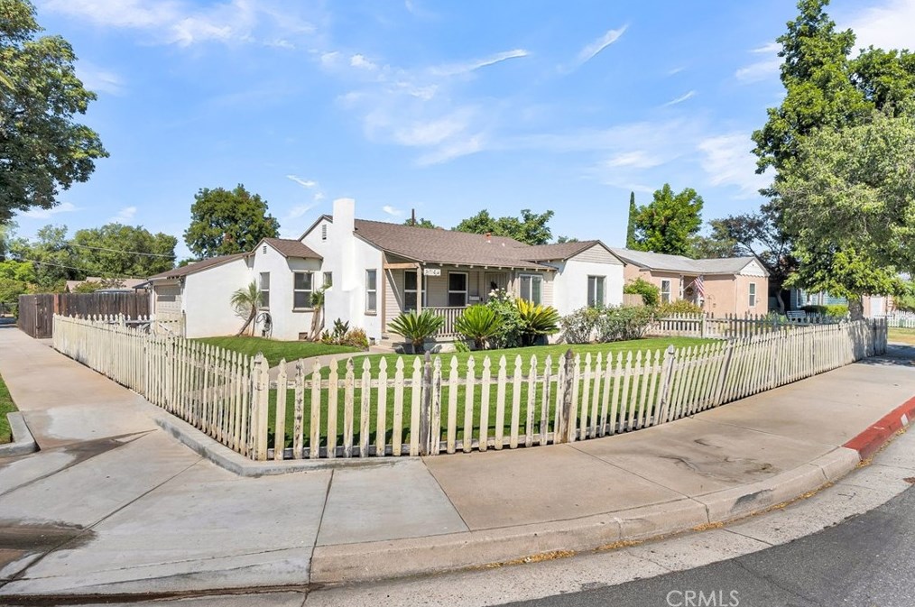 6095 Brockton Ave, Riverside, CA 92506-2202