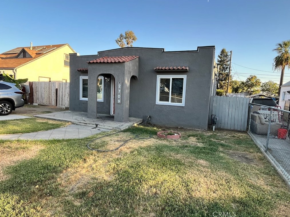2709 Lake St, Bakersfield, CA 93306