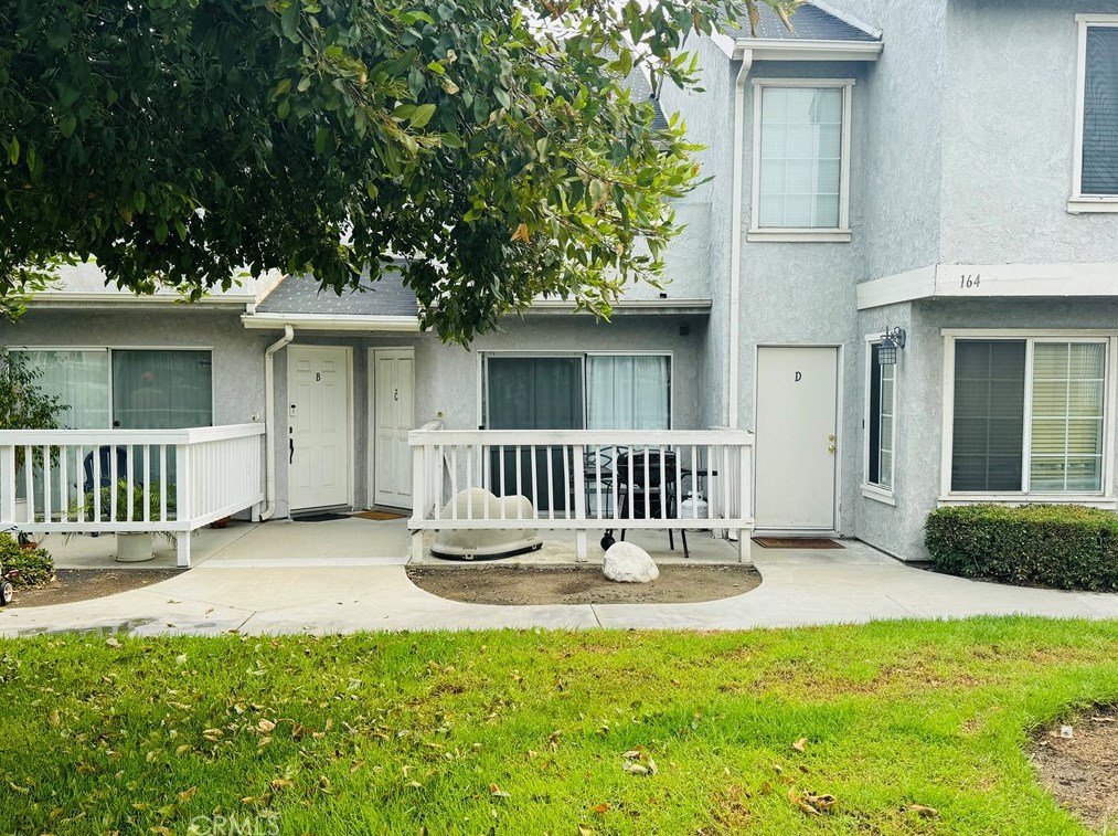 164 W Walnut Ave #c, Rialto, CA 92376