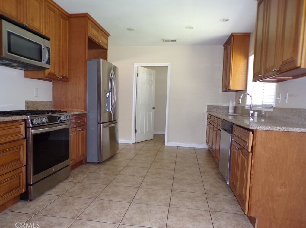 4066 Tenango Rd, Claremont, CA 91711-2338