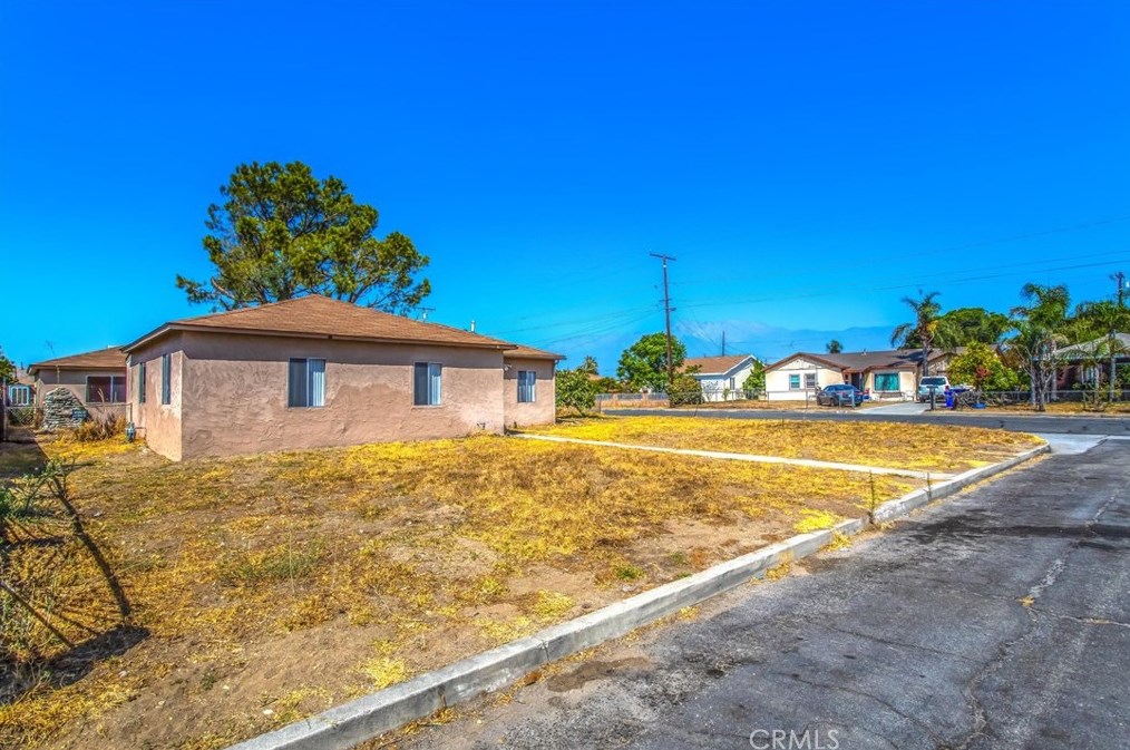 15490 Pine Ave, Fontana, CA 92335-4354