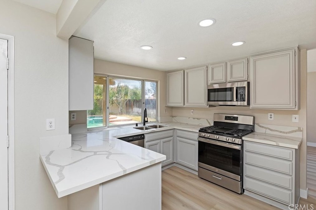 20443 Sugar Gum Rd, Riverside CA  92508-3005 exterior