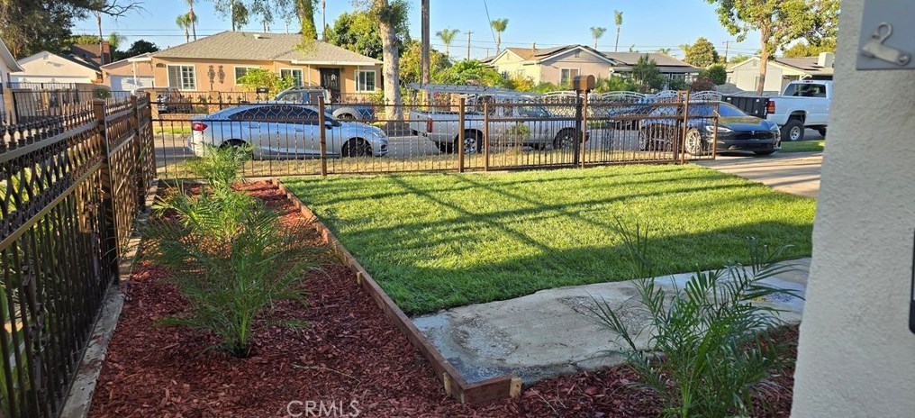 1702 9th St, Santa Ana, CA 92703-2938