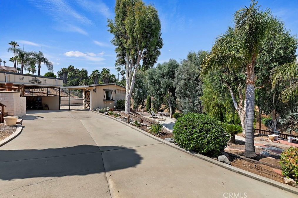 16229 Sunset Trl, Riverside CA  92506-5844 exterior