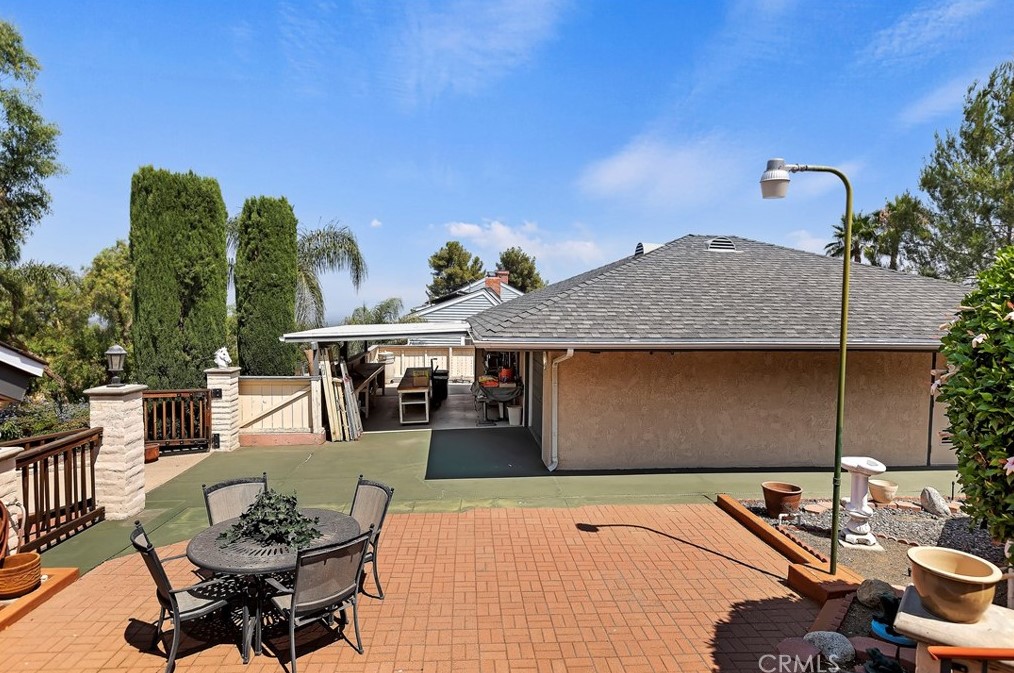 16229 Sunset Trl, Riverside CA  92506-5844 exterior