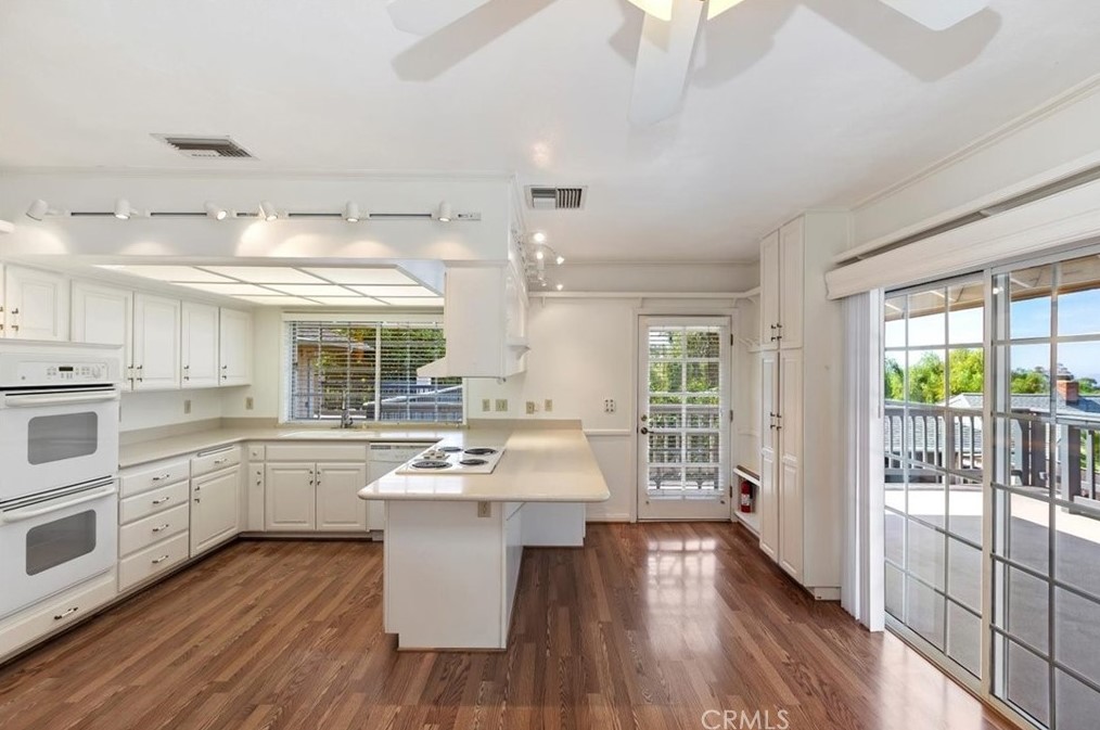 16229 Sunset Trl, Riverside CA  92506-5844 exterior