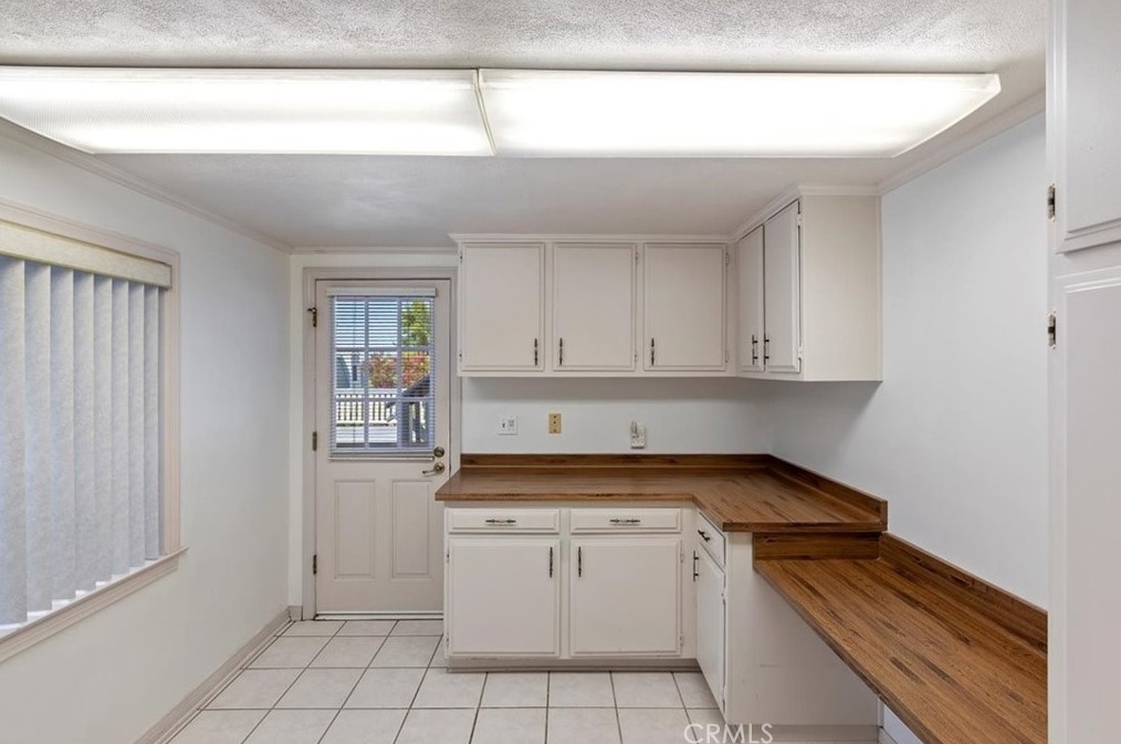 16229 Sunset Trl, Riverside CA  92506-5844 exterior