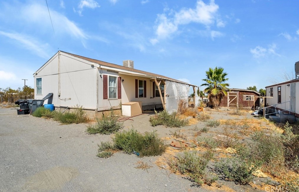 12370 Sheep Creek Rd, Phelan, CA 92371