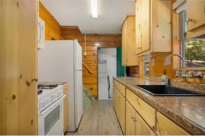 33855 Meadow Lane, Green Valley Lake, CA 92341 - Photo 2