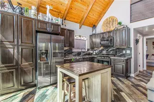 27491 Oakwood Dr, Lake Arrowhead, CA 92352 - Photo 16