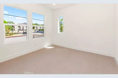 139 Bridle Drive, Burbank, CA 91506 - Photo 8