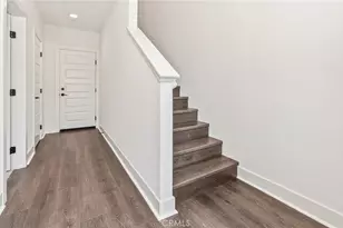 139 Bridle Dr, Burbank, CA 91506 - Photo 6