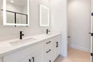 150 Bridle Dr, Burbank, CA 91506 - Photo 34