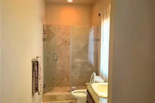 12720 Farmington St, Oak Hills, CA 92344 - Photo 18