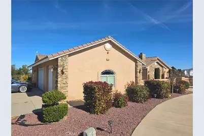 12720 Farmington Street, Oak Hills, CA 92344 - Photo 2