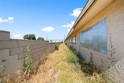 718 E Maitland Street, Ontario, CA 91761 - Photo 14