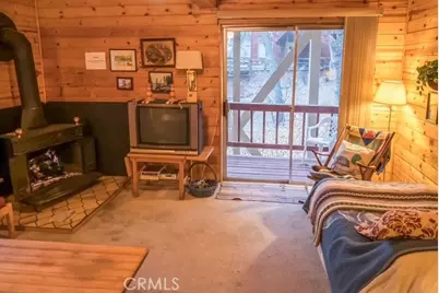 33474 Angeles Drive, Green Valley Lake, CA 92341 - Photo 10