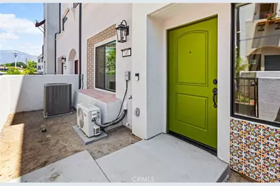 149 Bridle Drive, Burbank, CA 91506 - Photo 2