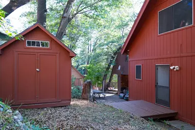 32801 Encina Dr, Running Springs, CA 92382 - Photo 4