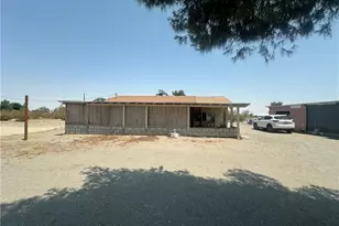 3938 Kreuer Rd, Phelan, CA 92371 - Photo 6