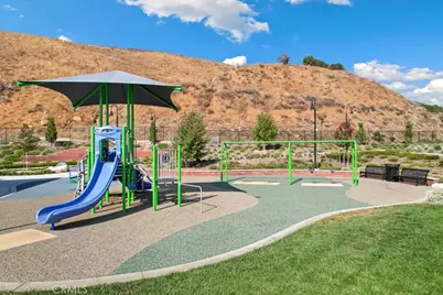 8004 Sorrento Way, Highland, CA 92346 - Photo 34