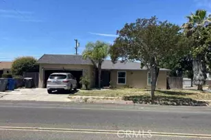 4497 N Chestnut Ave, Fresno, CA 93726 - Photo 1