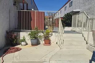 852 W Beach Ave, Inglewood, CA 90302 - Photo 4