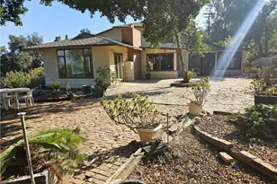 2475 Sunset Dr, Riverside, CA 92506 - Photo 4