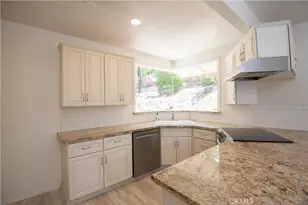 2475 Sunset Dr, Riverside, CA 92506 - Photo 18