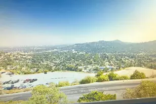 752 Galaxy Heights Dr, La Canada Flintridge, CA 91011 - Photo 2