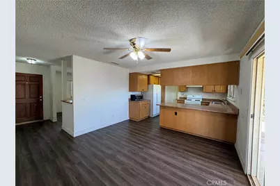21815 Klickitat Avenue, Apple Valley, CA 92307 - Photo 12