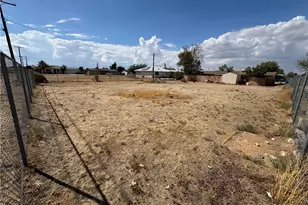 21815 Klickitat Ave, Apple Valley, CA 92307 - Photo 38