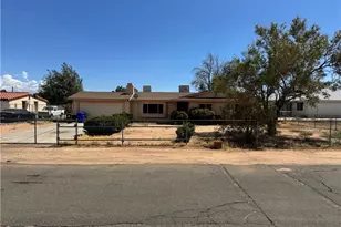 21815 Klickitat Ave, Apple Valley, CA 92307 - Photo 6