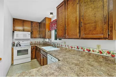 39566 Clearwater Drive, Oak Glen, CA 92399 - Photo 16