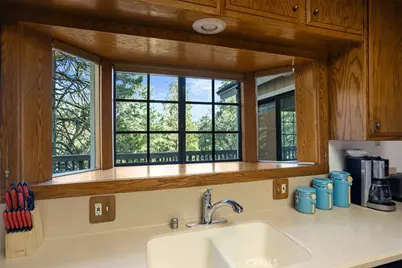 305 Auburn Drive, Lake Arrowhead, CA 92352 - Photo 10