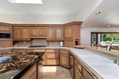 2100 Hathaway Place, Riverside, CA 92506 - Photo 14