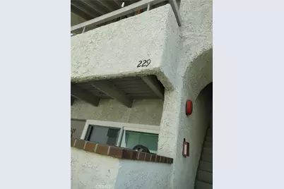 25011 Peachland Avenue #229, Newhall, CA 91321 - Photo 2