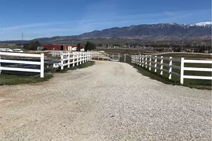 42850 Hill Top Dr, Banning, CA 92220 - Photo 34