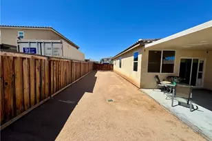 9247 Barnwood, Hesperia, CA 92344 - Photo 36