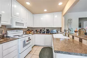 21410 Avenida De Arboles, Murrieta, CA 92562 - Photo 68