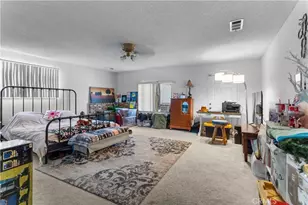 17837 Fresno St, Hesperia, CA 92345 - Photo 32