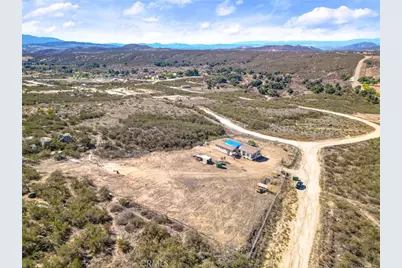 42525 Sable Drive, Hemet, CA 92544 - Photo 2