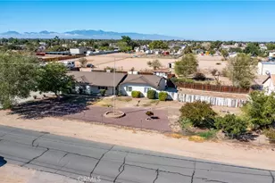 11090 Pinon, Hesperia, CA 92345 - Photo 4