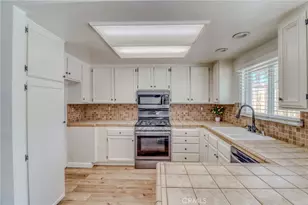 24710 Morningstar Dr, Murrieta, CA 92562 - Photo 8