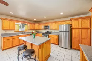 17331 Seville Ct, Fontana, CA 92335 - Photo 14