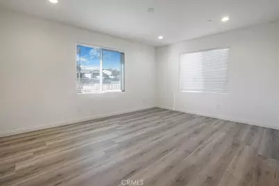 16105 Tawney Ridge Ln, Victorville, CA 92394 - Photo 12